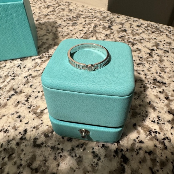 Authentic Tiffany & Co. Atlas Ring Size 10.5 - Picture 4 of 7